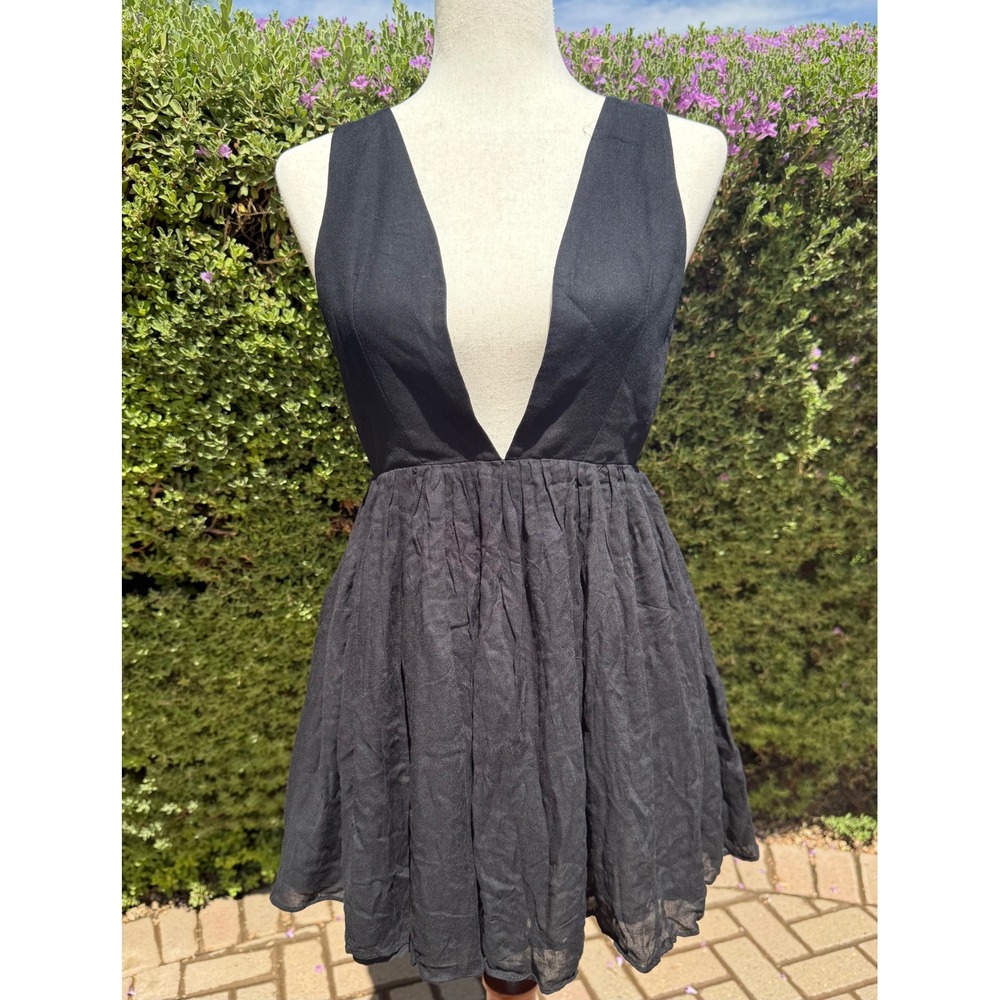 NWT Tobi Black Deep Plunge V-Neck Backless Mini Skater Dress Womens Small